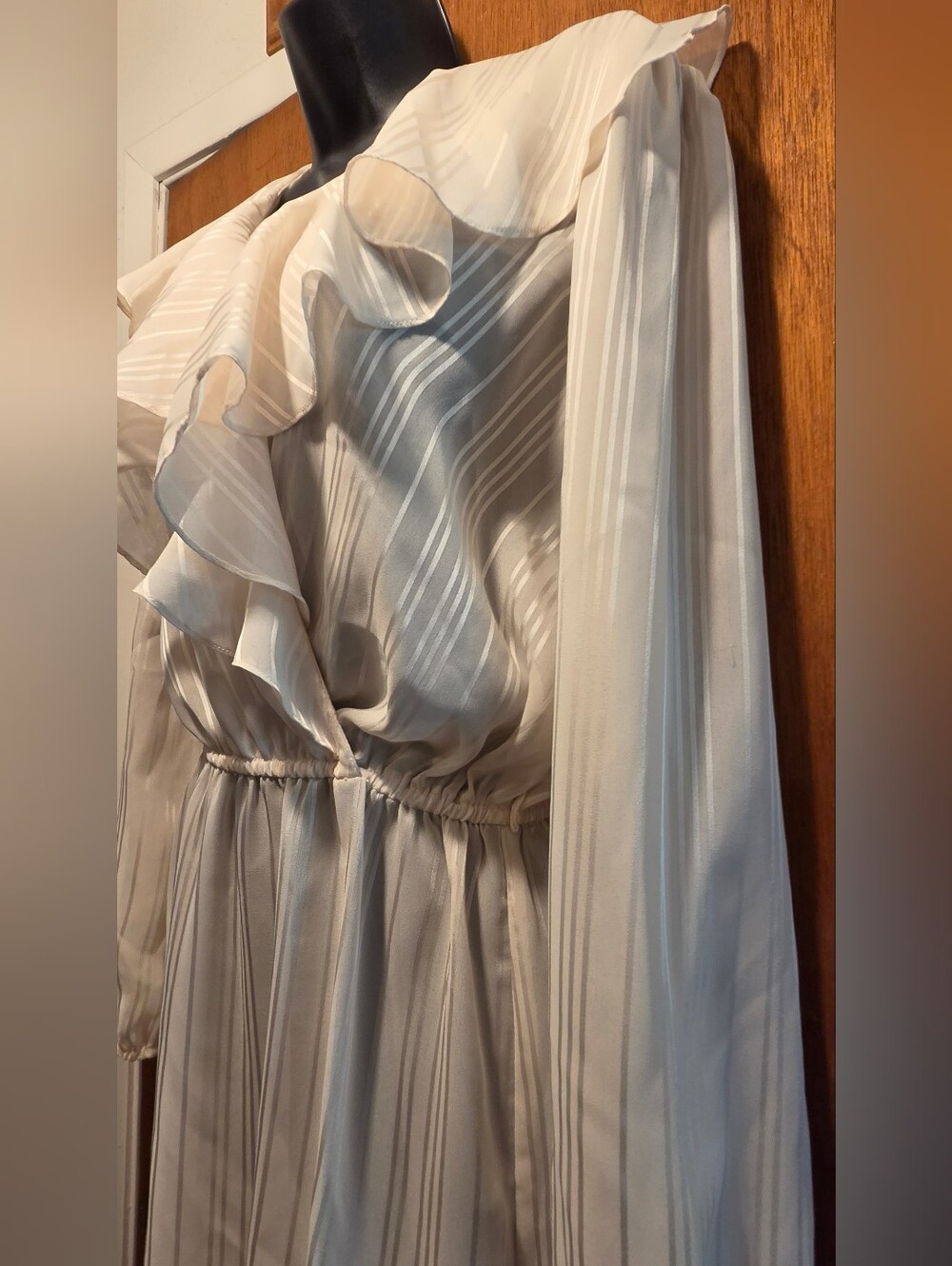 Dooney & Bourke Cream Long Sleeve Sheer Ruffle Dress SzM No Tag - Picture 6 of 9